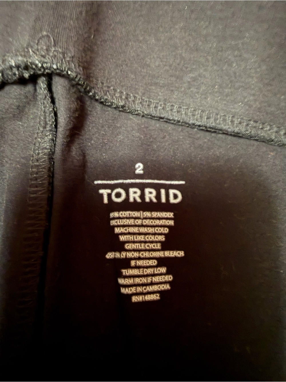 Torrid Black Lace Hem Capri Leggings - Picture 3 of 3